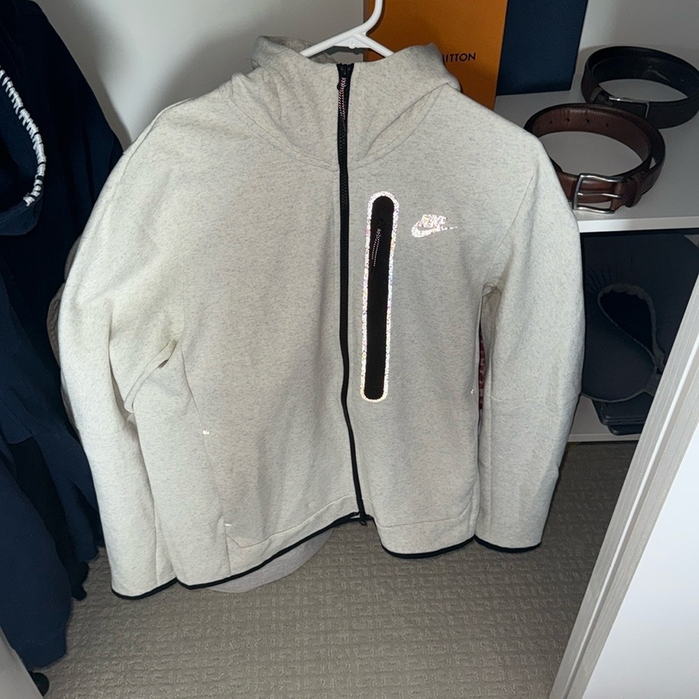 Nike Tech Fleece Cream Zip-Up Hoodie (Reflective zipper outline speckle)